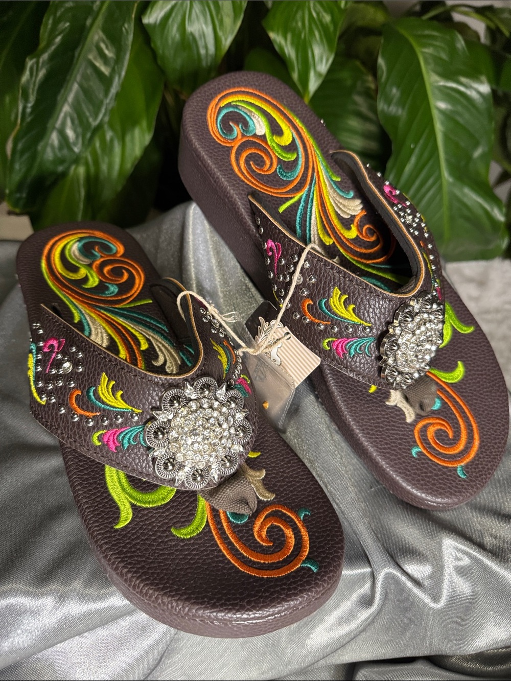 Montana West Brown Wedge Bright Embroidered Flip Flop Sandals Size 9